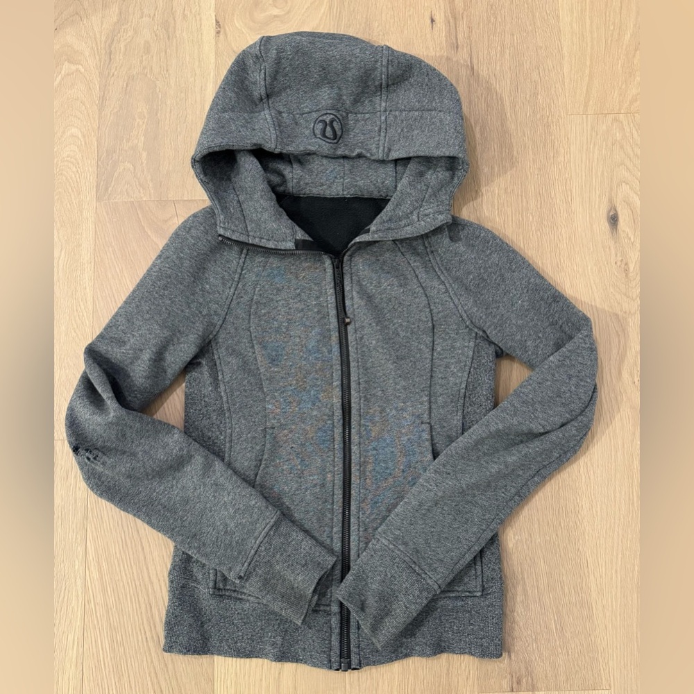 *READ* Women’s Lululemon Scuba Hoodie - Size 2